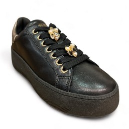 sneaker for woman in black leather