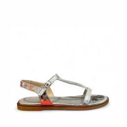 flat sandal