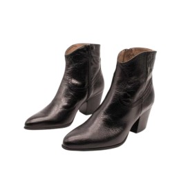 black boot for woman