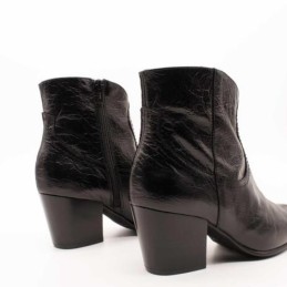 black boot for woman