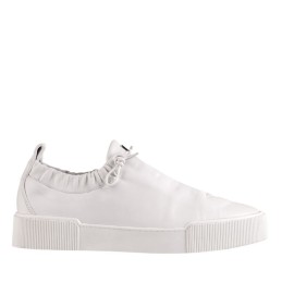 elastic leather sneaker