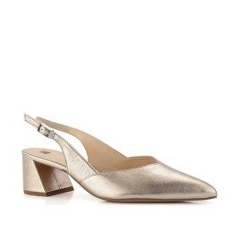 closed tip open derriere heel