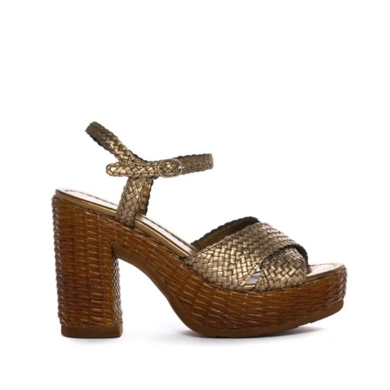 10426 - woven heel sandals