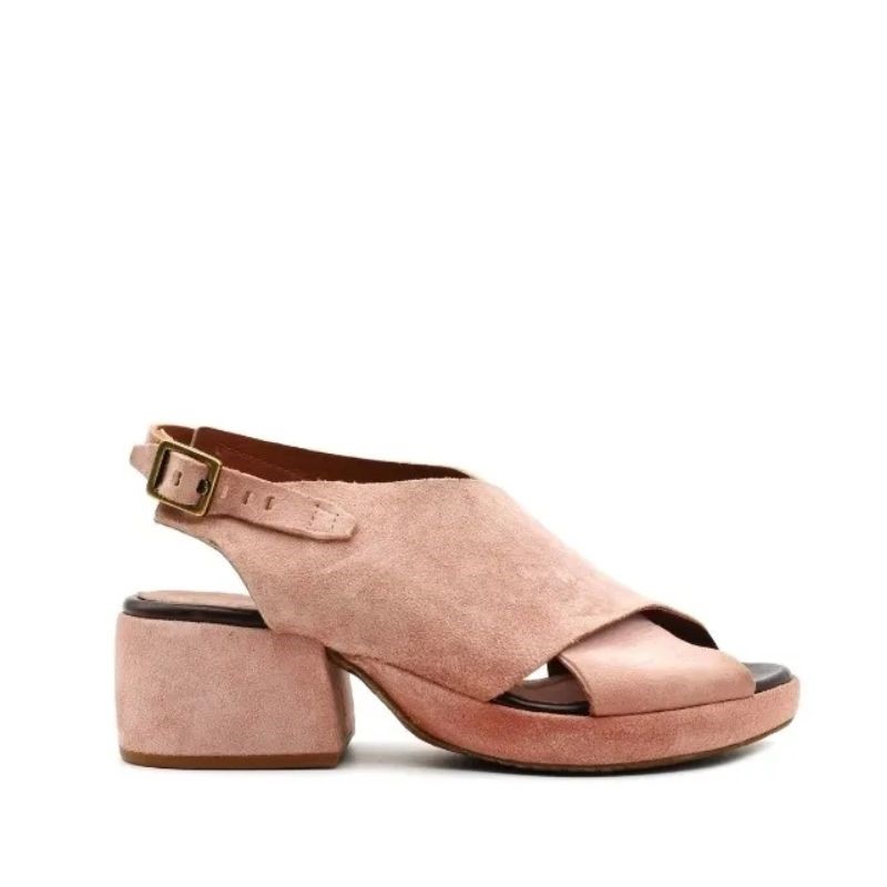 crossed sandal with small heel