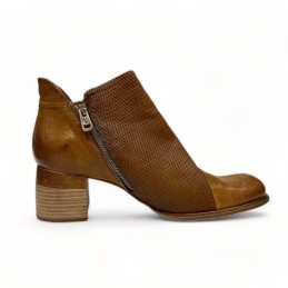 a08210 - women's boot