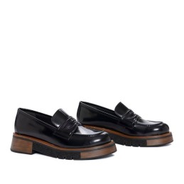 mocasín de cuero negro para mujeres