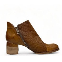 a08210 - women's boot