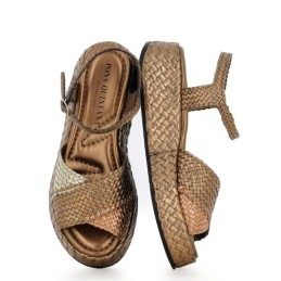 10831 - braided sandals