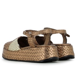 10831 - braided sandals